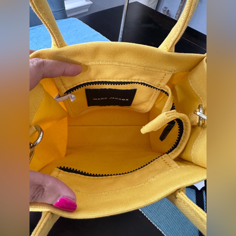 Marc Jacobs Small Canvas Standard Supply Tote in yellow. - Picture 4 of 7